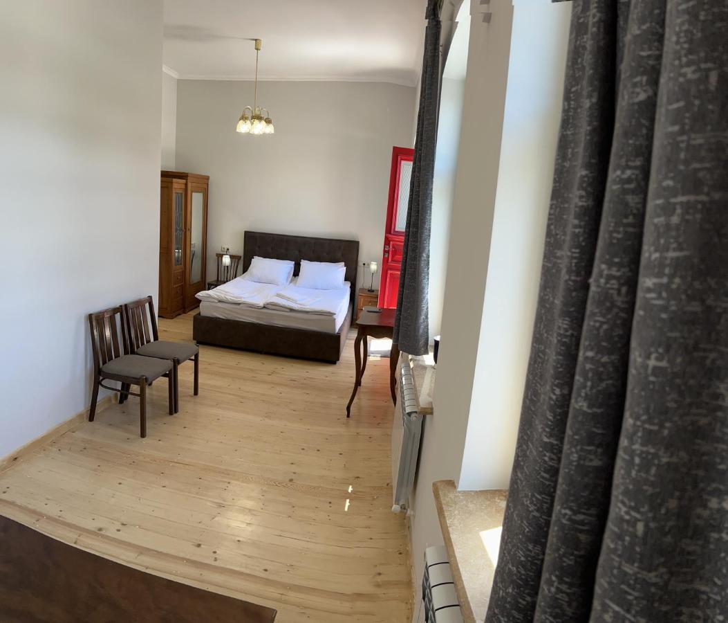Toon 55 Hotel Gjoumri Kültér fotó